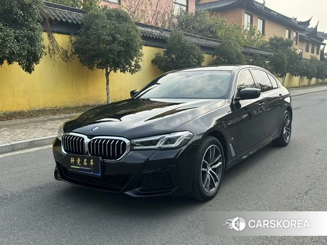 BMW 5 series 2021 Черный из Китая, фото 3