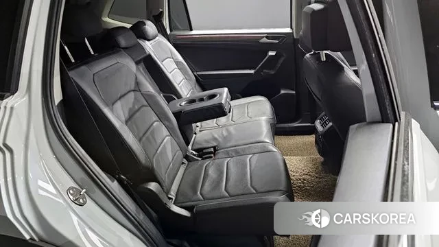 Volkswagen Tiguan Allspace 2022 Белый из Кореи, фото 3