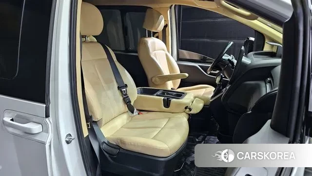 Hyundai Staria 2021 Белый из Кореи, фото 3