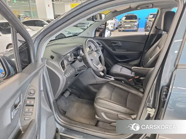 Chevrolet (GM Daewoo) The New Trax 2020 Серебристо-серый из Кореи, фото 3