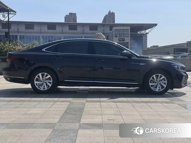 Volkswagen Passat PHEV 2023 Черный из Китая, фото 3