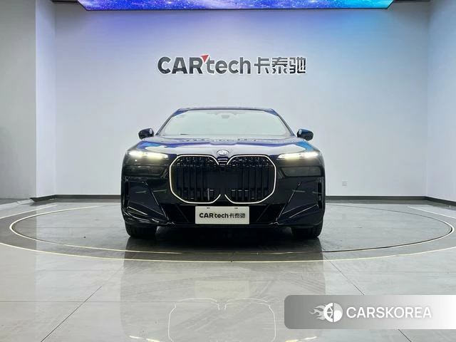 BMW 7 series 2023 Черный из Китая, фото 3
