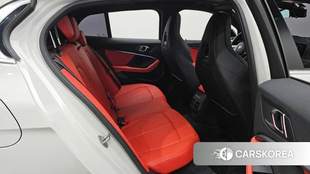 BMW 1 Series (F40) 2021 Белый из Кореи, фото 3