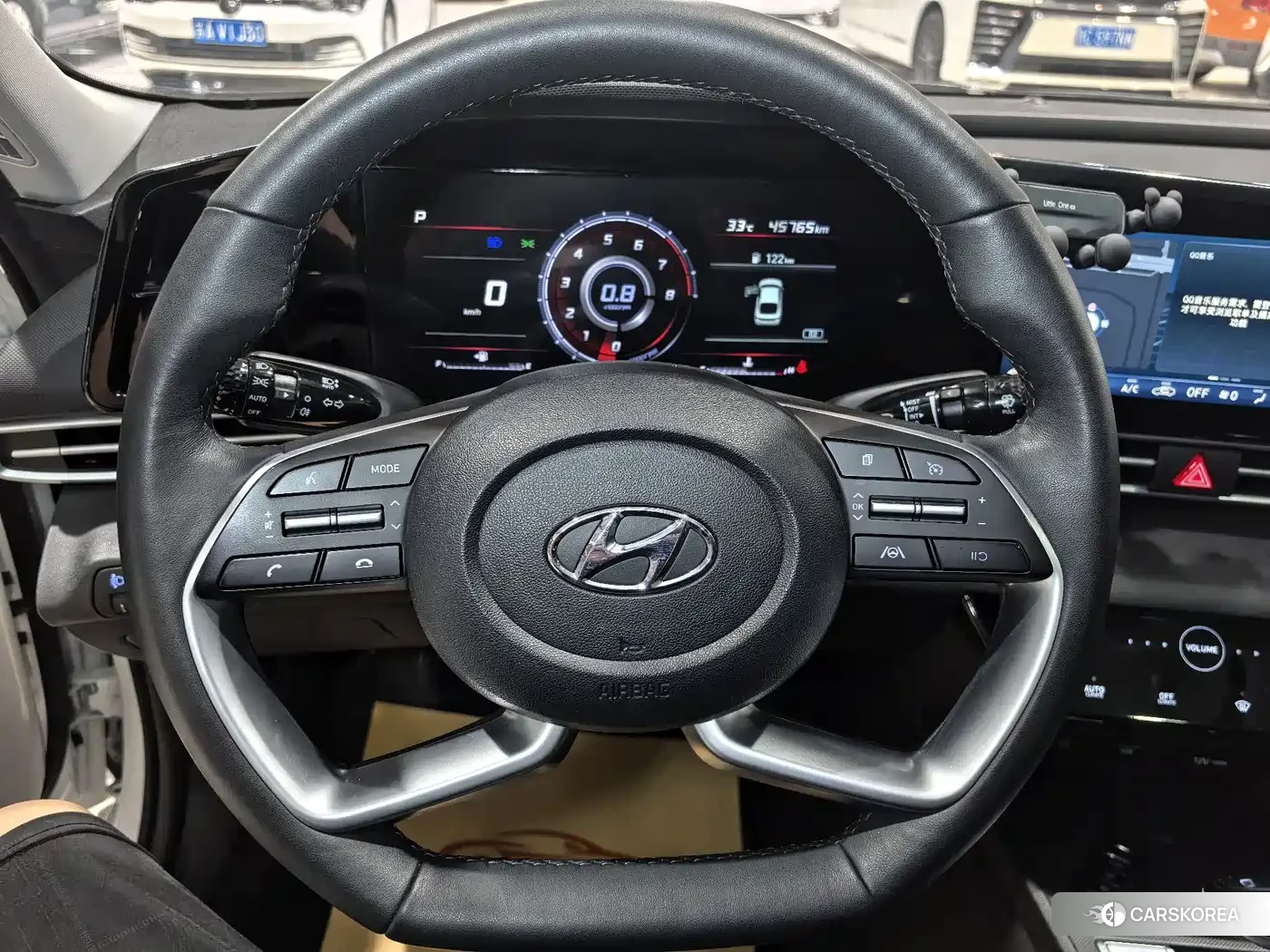 Hyundai Elantra 2023 Белый из Китая, фото 3