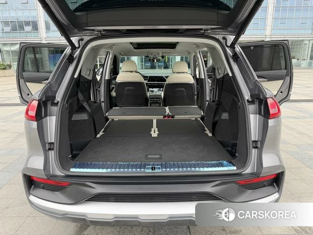 Audi Q6 2022 Темно-серый из Китая, фото 3