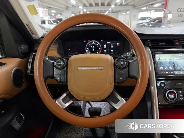 Land Rover Discovery 5 2018 Черный из Кореи, фото 3