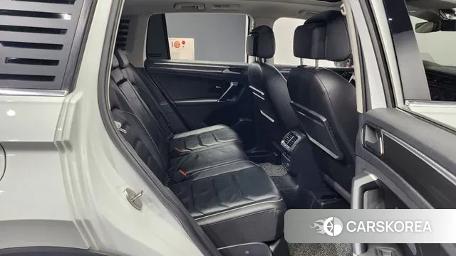 Volkswagen Tiguan second Generation 2018 Белый из Кореи, фото 3