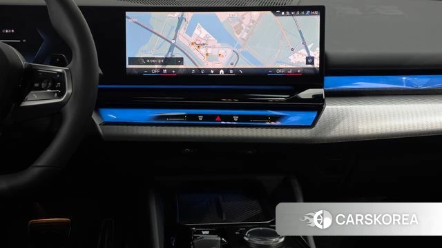 BMW 5 Series (G60) 2024 Светло-серебряный цвет из Кореи, фото 3
