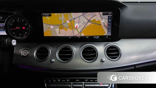 Mercedes-Benz E-Class W213 2018 Белый из Кореи, фото 3