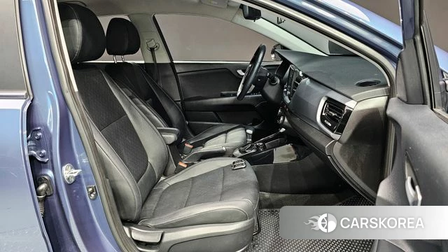 Kia Stonic 2018 Синий из Кореи, фото 3