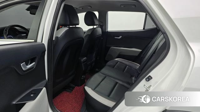 Kia Stonic 2018 Белый из Кореи, фото 3