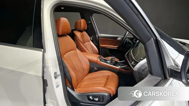 BMW X7 (G07) 2022 Белый из Кореи, фото 3