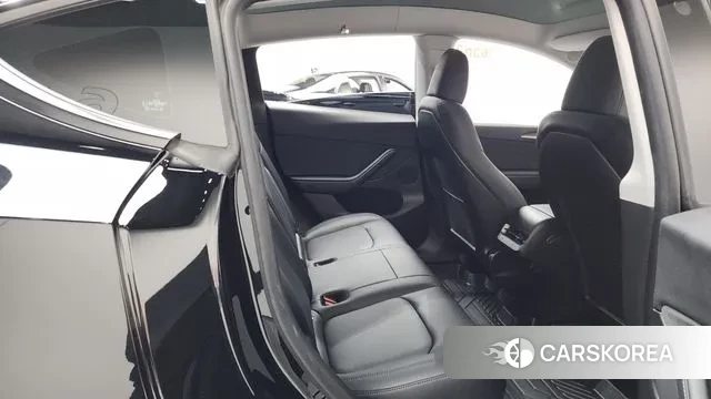 Tesla Model Y 2023 Черный из Кореи, фото 3