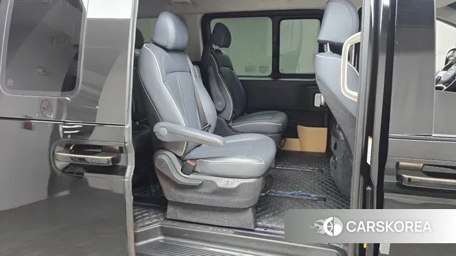 Hyundai Staria 2021 Черный из Кореи, фото 3