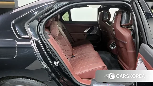 BMW i7 (G70) 2023 Черный из Кореи, фото 3