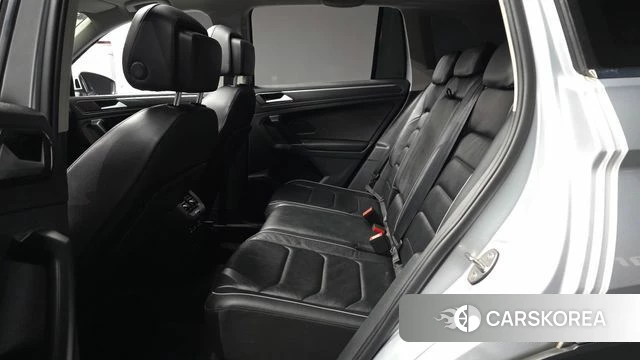 Volkswagen Tiguan second Generation 2018 Серебряный из Кореи, фото 3