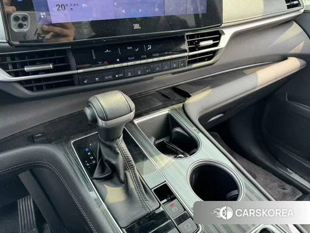 Toyota Saina 2023 Белый из Китая, фото 3