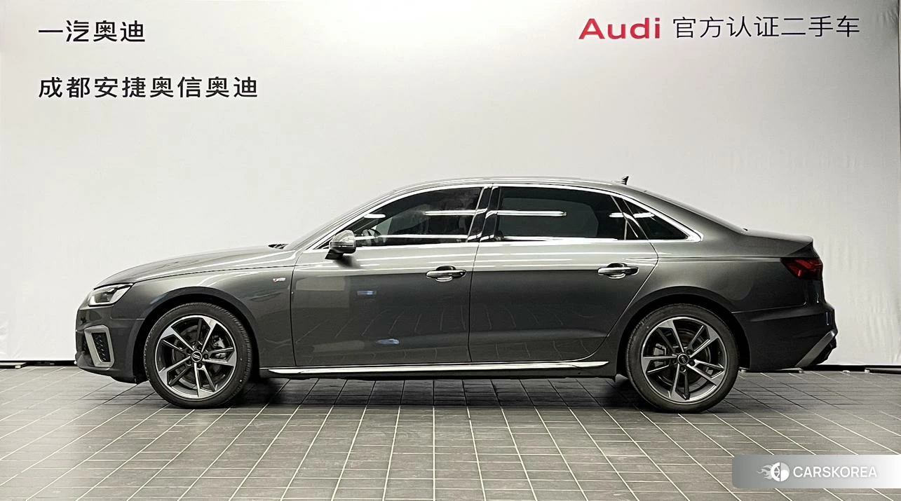 Audi A4L 2023 Темно-серый из Китая, фото 3
