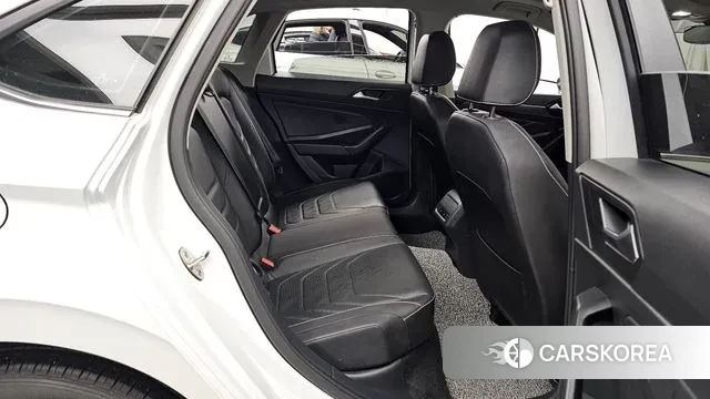 Volkswagen 7th Generation of Jetta 2023 Белый из Кореи, фото 3