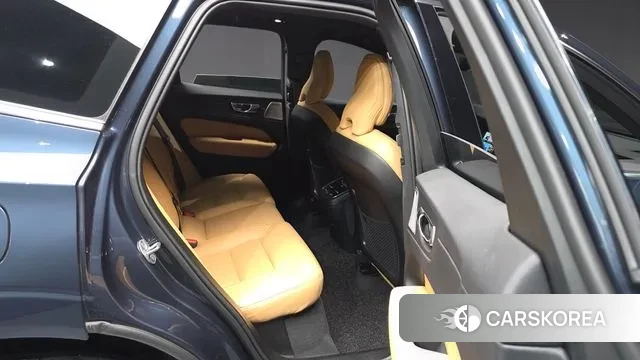 Volvo XC60 second Generation 2024 Серый из Кореи, фото 3