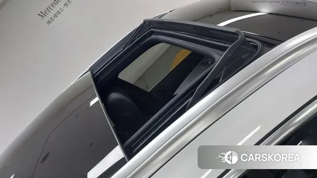 Mercedes-Benz GLC-Class X253 2022 Белый из Кореи, фото 3