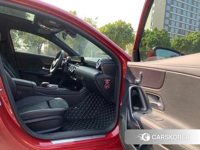 Mercedes-Benz Class A 2023 Красный из Китая, фото 3