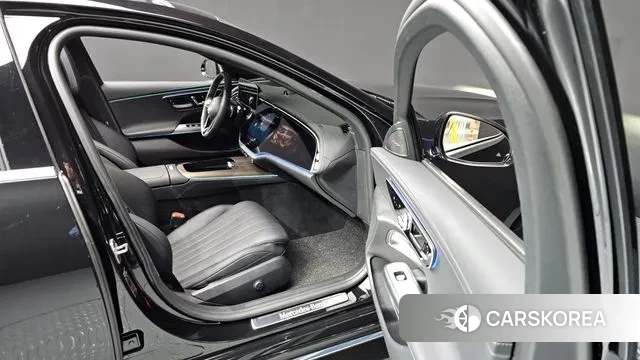 Mercedes-Benz E-Class W214 2024 Черный из Кореи, фото 3