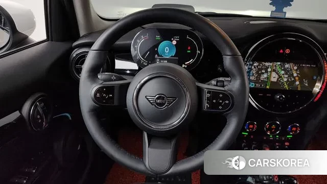 Mini Cooper 2024 Жемчужный цвет из Кореи, фото 3