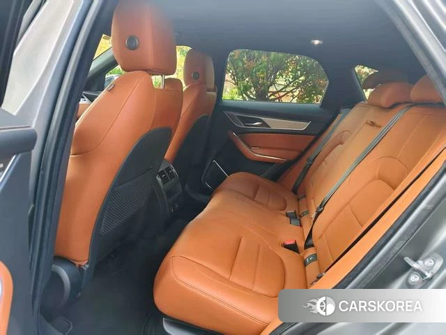 Jaguar F-PACE 2025 Темно-серый из Китая, фото 3