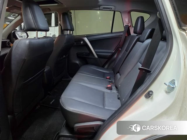 Toyota RAV4 2018 Белый из Кореи, фото 3