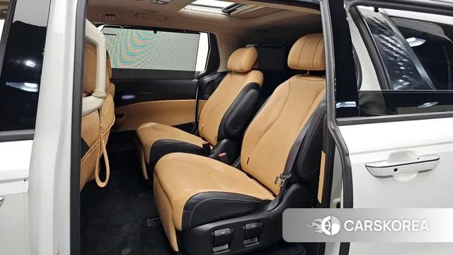 Kia Carnival 4th generation 2023 Белый из Кореи, фото 3