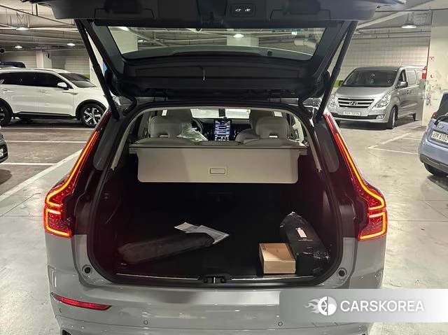 Volvo XC60 second Generation 2026 Серебристо-серый из Кореи, фото 3
