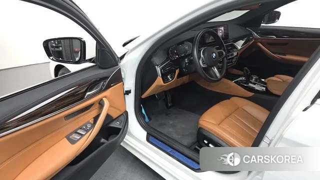 BMW 5 Series (G30) 2021 Белый из Кореи, фото 3