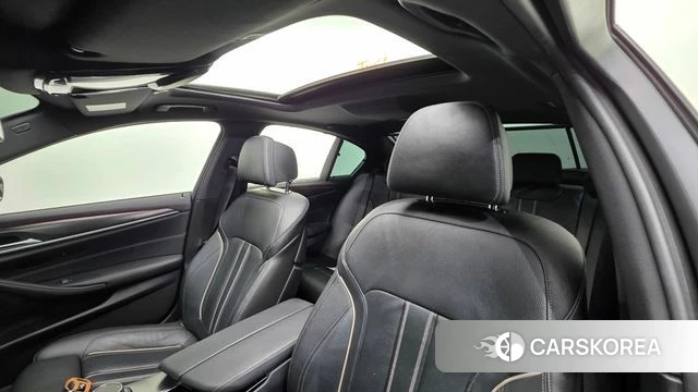 BMW 5 Series (G30) 2022 Белый из Кореи, фото 3