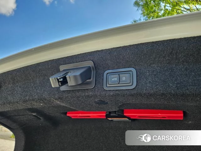 Audi A6 (C8) 2022 Белый из Кореи, фото 3
