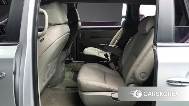 Kia The New Carnival 2018 Серебряный из Кореи, фото 3