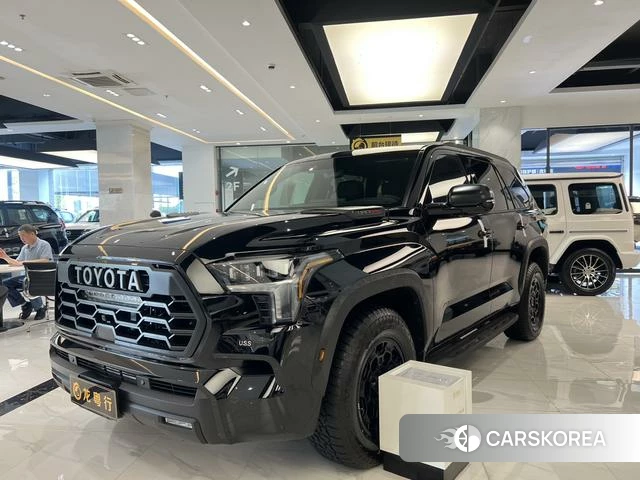Toyota Sequoia 2024 Черный из Китая, фото 3