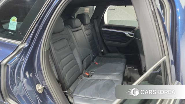 Volkswagen Touareg 3rd generation 2024 Синий из Кореи, фото 3
