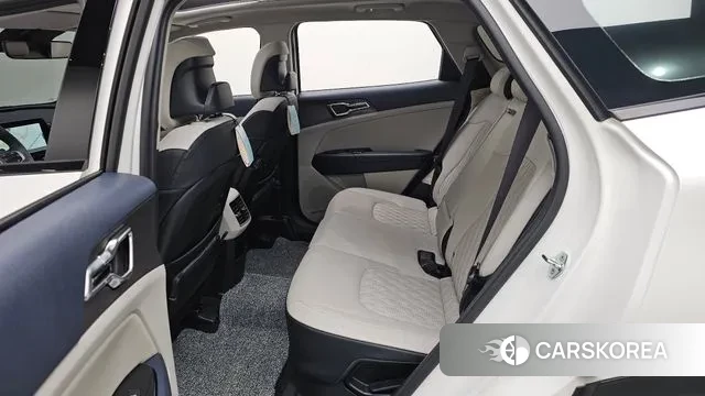 Kia Sportage 5th Generation Hybrid 2022 Белый из Кореи, фото 3