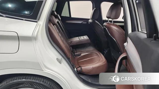 BMW X1 (F48) 2021 Белый из Кореи, фото 3