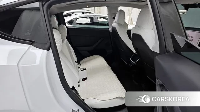 Tesla Model Y 2023 Белый из Кореи, фото 3