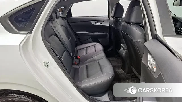 Kia The New K3 2nd generation 2021 Белый из Кореи, фото 3