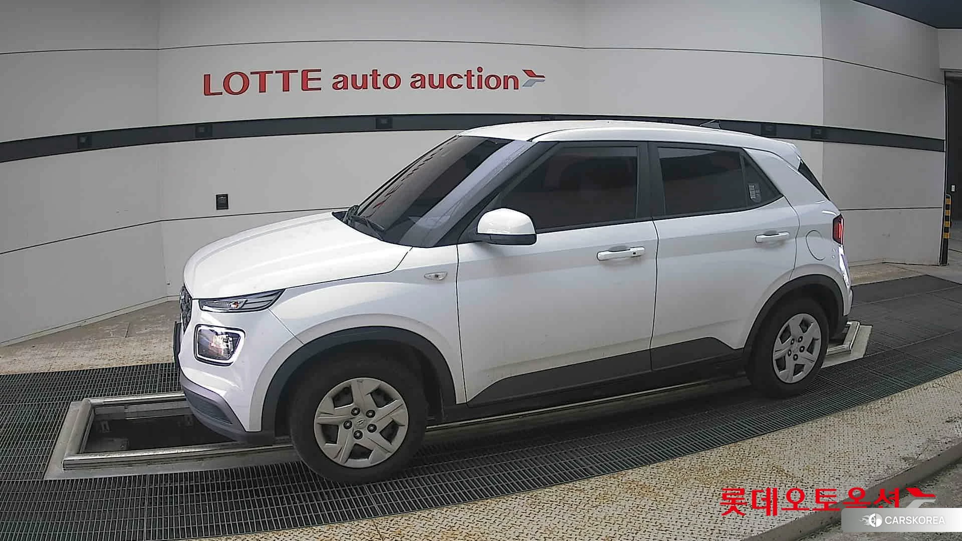 Hyundai Venue 2020 Polar White из Кореи, фото 3