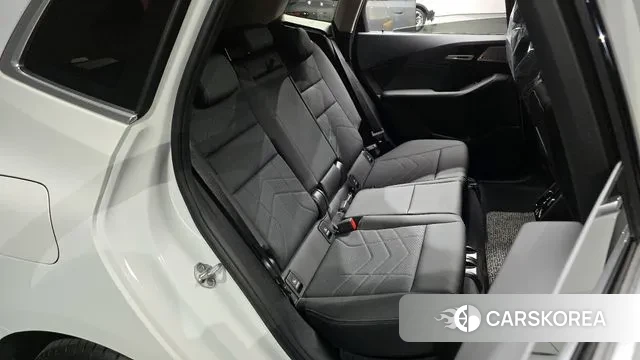 BMW 2 Series Active Tourer (U06) 2023 Белый из Кореи, фото 3