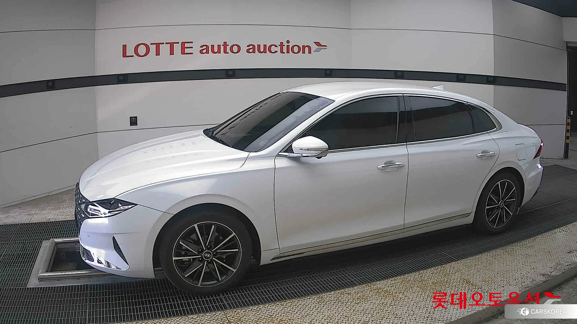 Hyundai Grandeur 2022 Белый из Кореи, фото 3