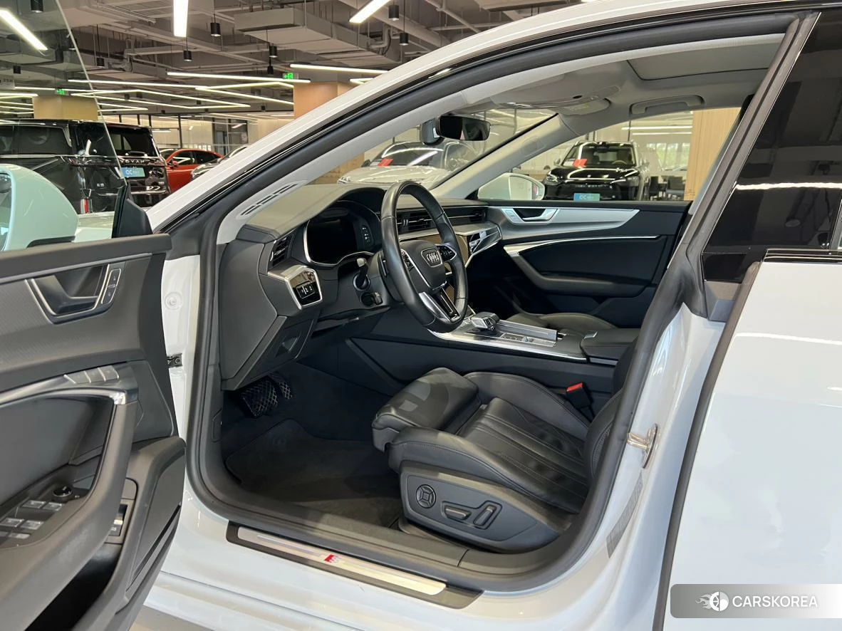 Audi A7 2022 Белый из Китая, фото 3