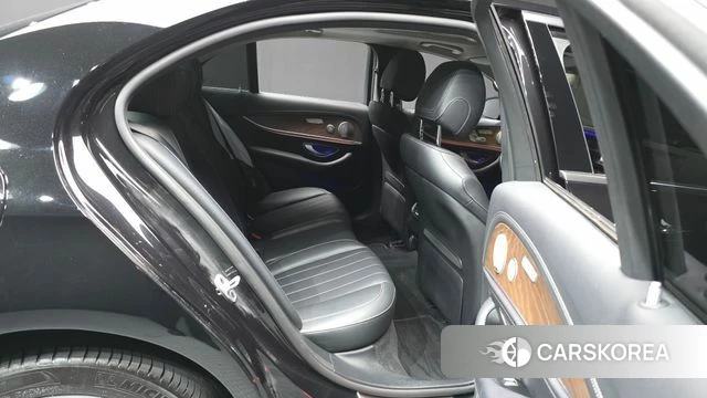 Mercedes-Benz E-Class W213 2018 Черный из Кореи, фото 3