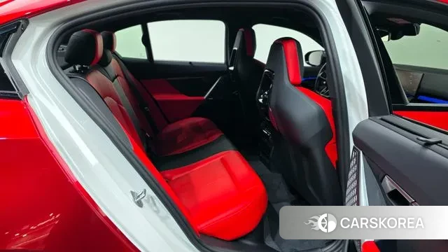 BMW M5 (G90) 2025 Красный из Кореи, фото 3