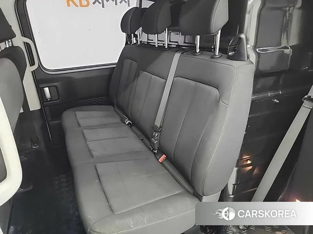 Hyundai Staria 2022 Белый из Кореи, фото 3