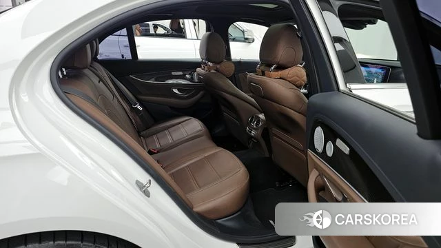 Mercedes-Benz E-Class W213 2018 Белый из Кореи, фото 3